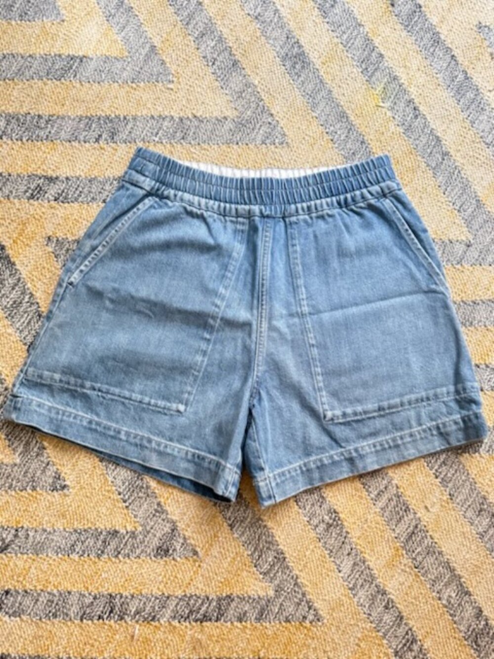 Everlane Summer Pull on Short  size Small